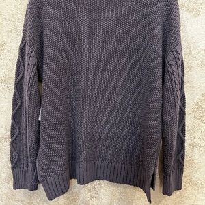 NWT Time and Tru Gray v-neck sweater sz M